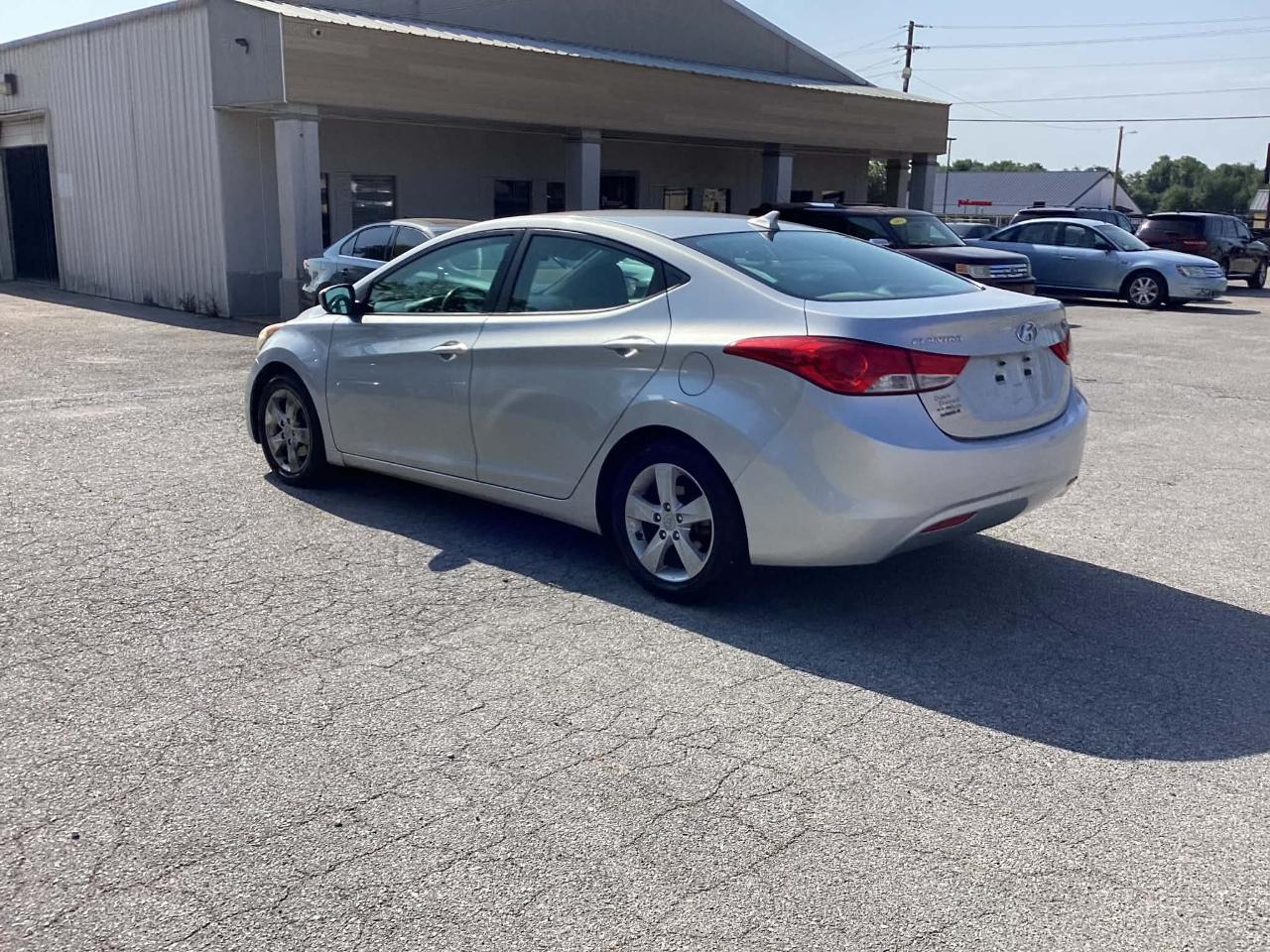 Hyundai Elantra Limited 2012