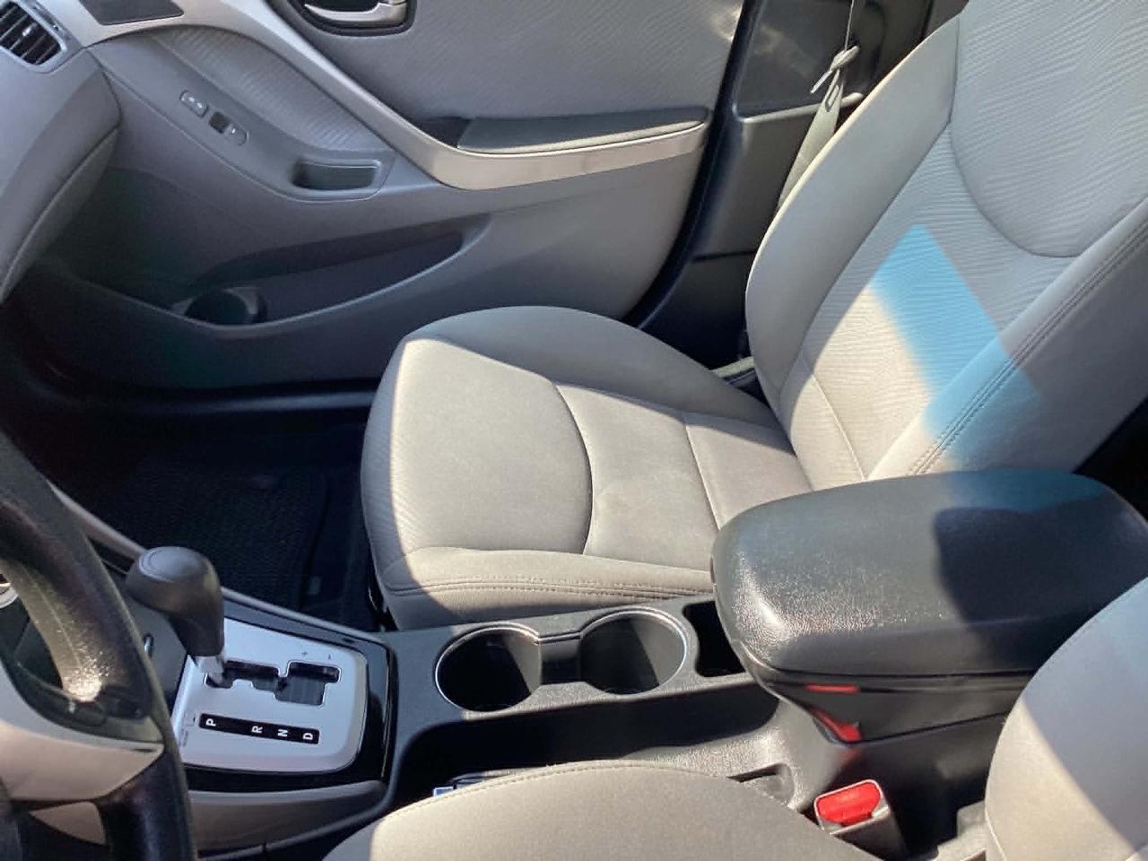 Hyundai Elantra Limited 2012