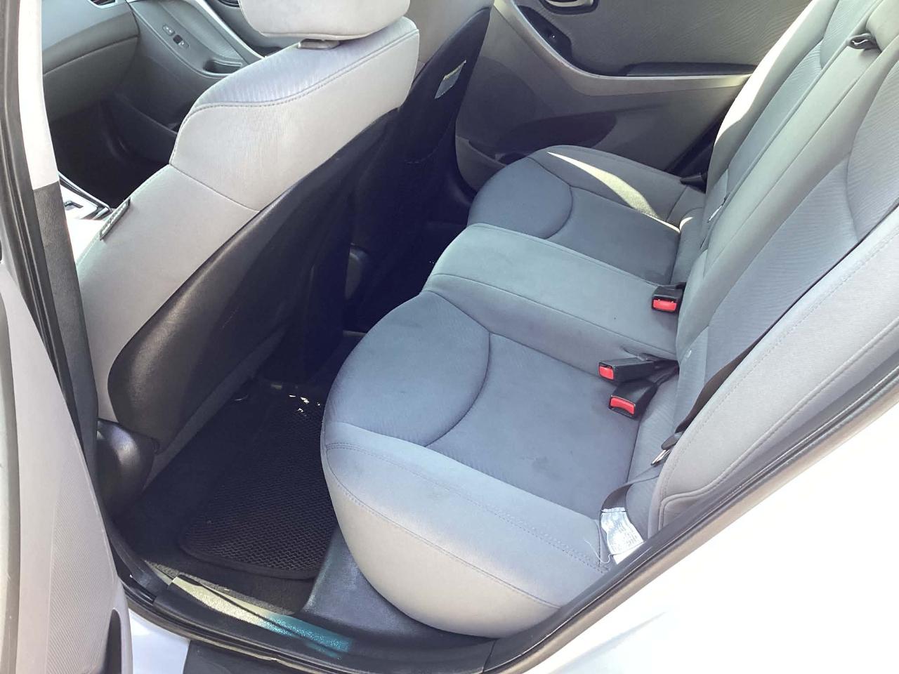 Hyundai Elantra Limited 2012