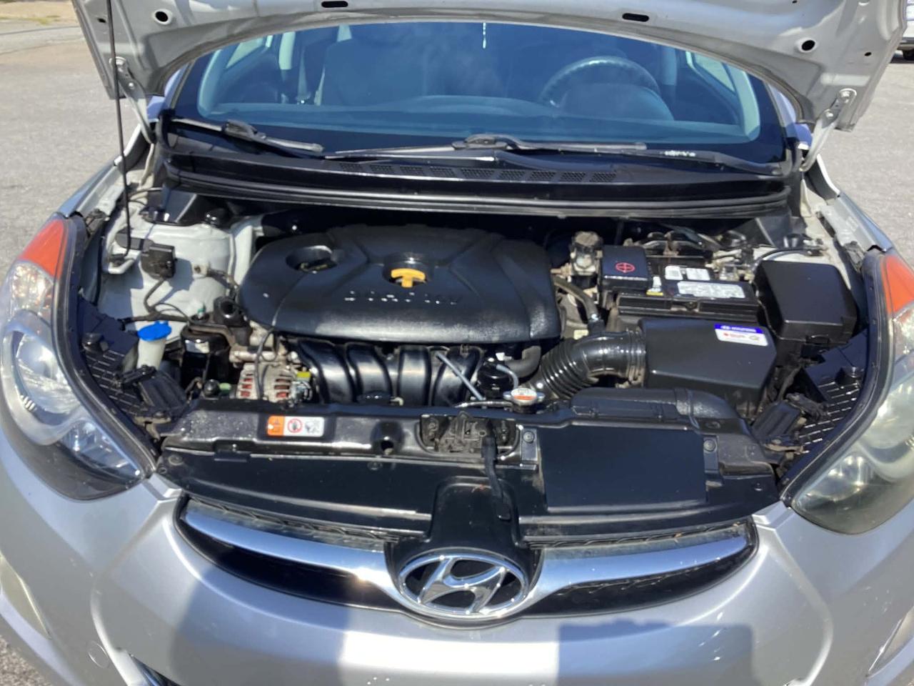Hyundai Elantra Limited 2012