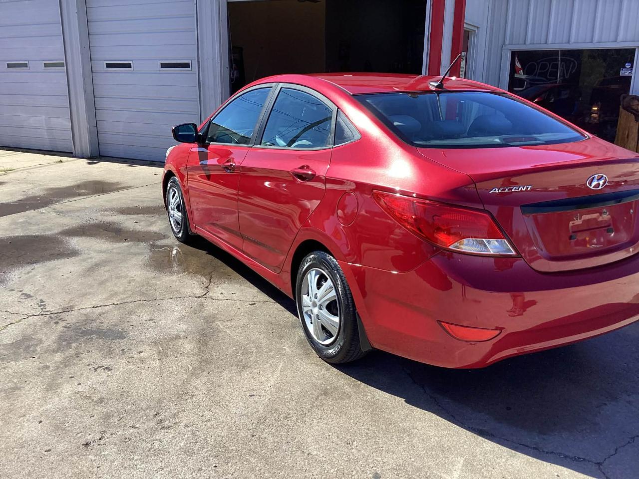 Hyundai Accent SE 4-Door 6A 2016