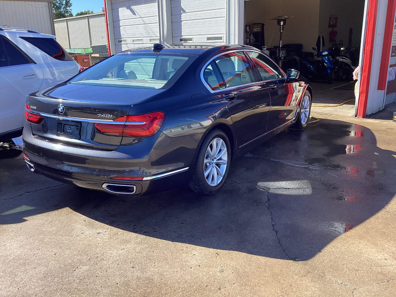 BMW 7-Series 740i 2017 BMW 7-Series 740i 2017