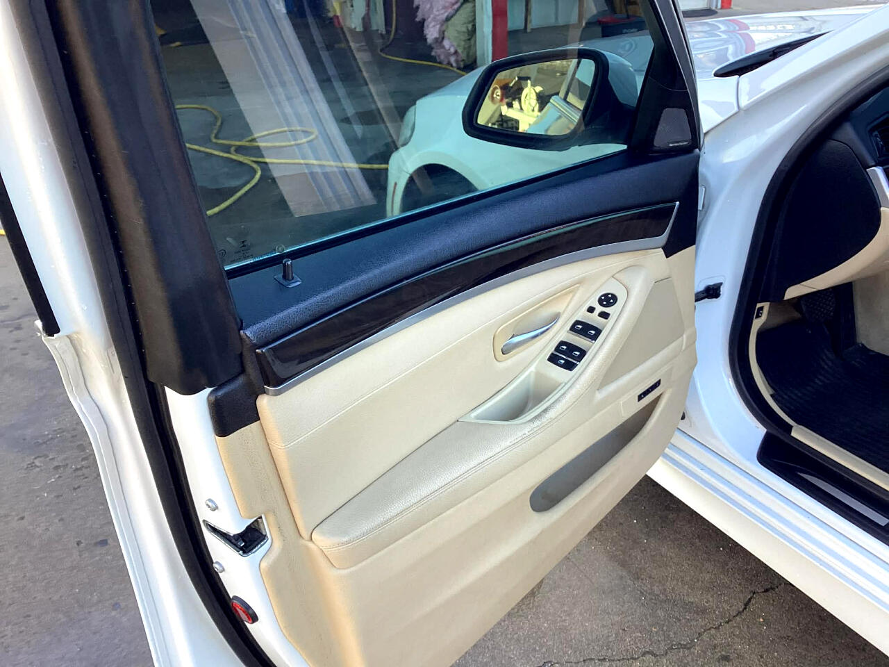 BMW 5-Series 528i xDrive 2014