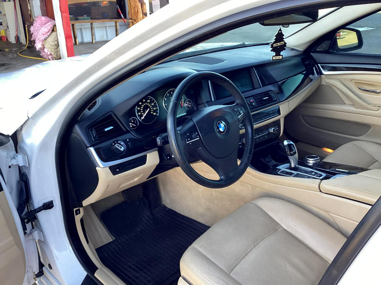 BMW 5-Series 528i xDrive 2014