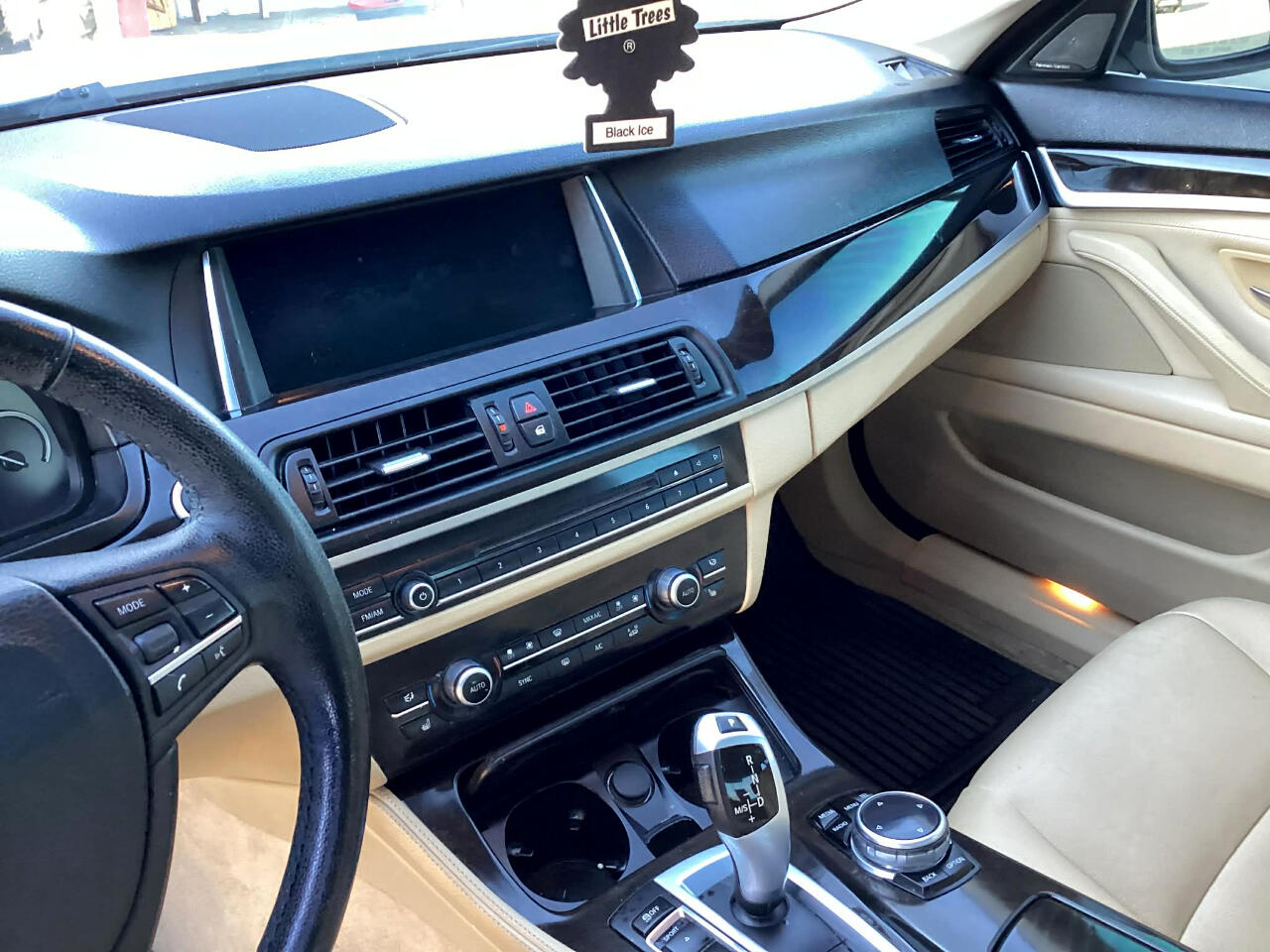 BMW 5-Series 528i xDrive 2014