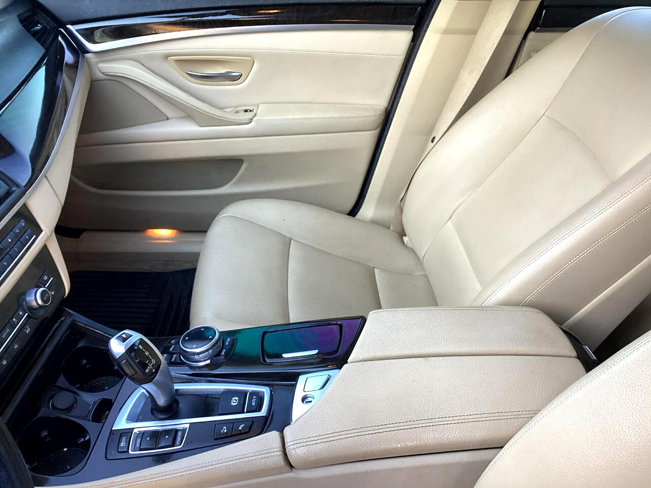 BMW 5-Series 528i xDrive 2014