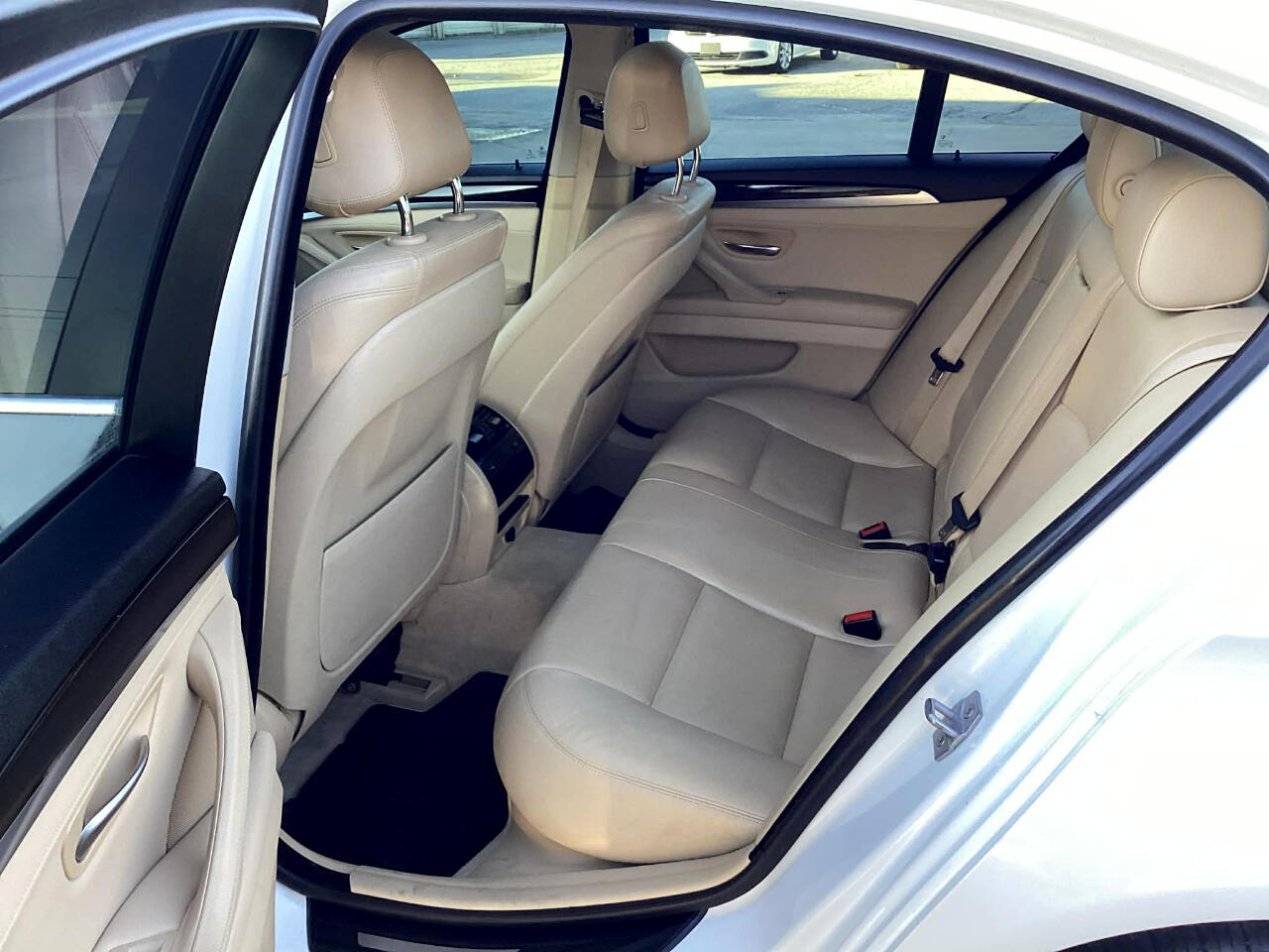 BMW 5-Series 528i xDrive 2014