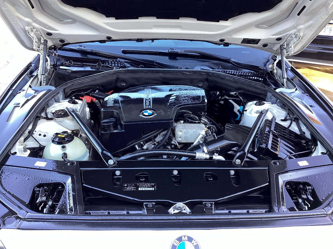 BMW 5-Series 528i xDrive 2014