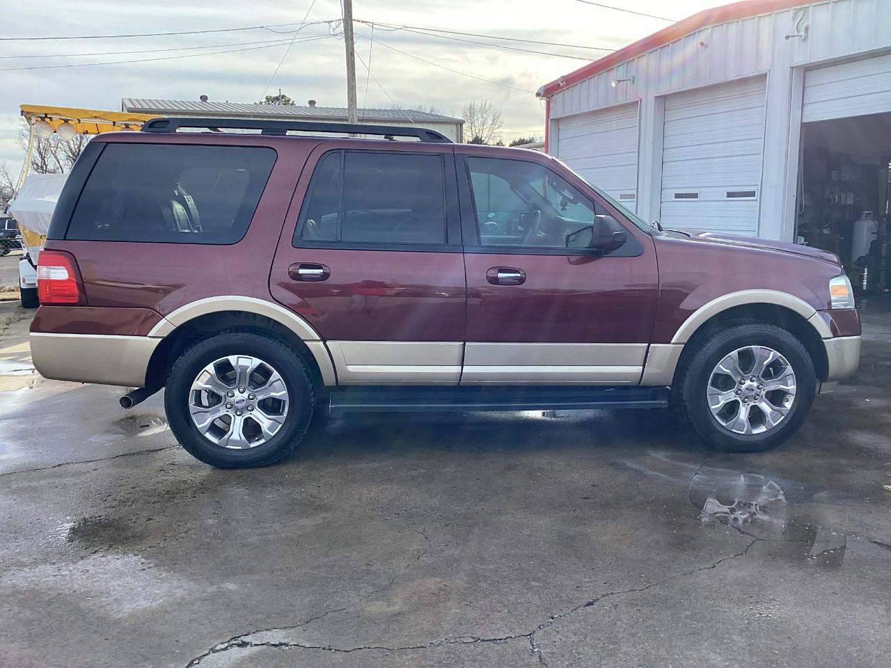 Ford Expedition XLT 4WD 2012