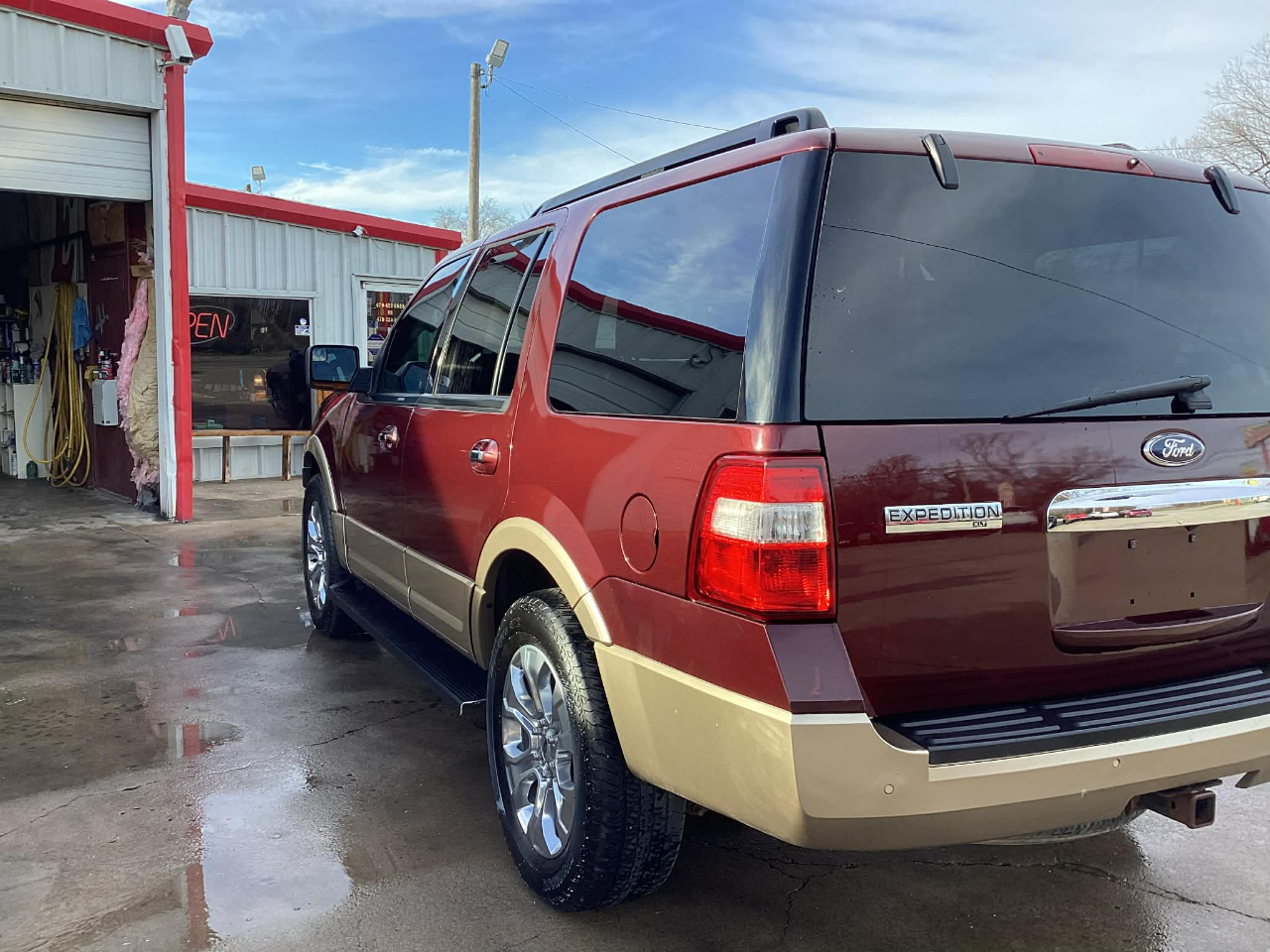 Ford Expedition XLT 4WD 2012