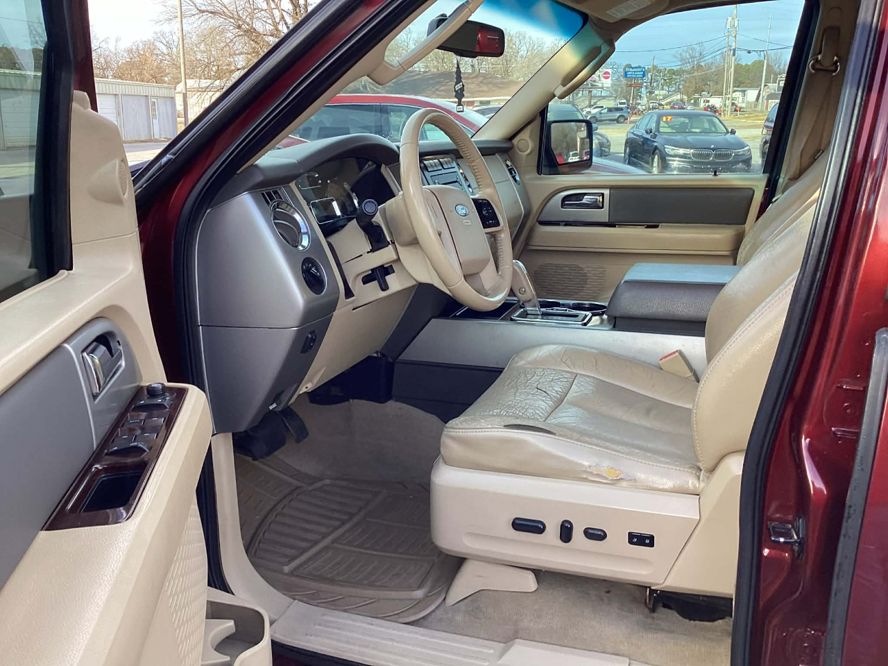 Ford Expedition XLT 4WD 2012