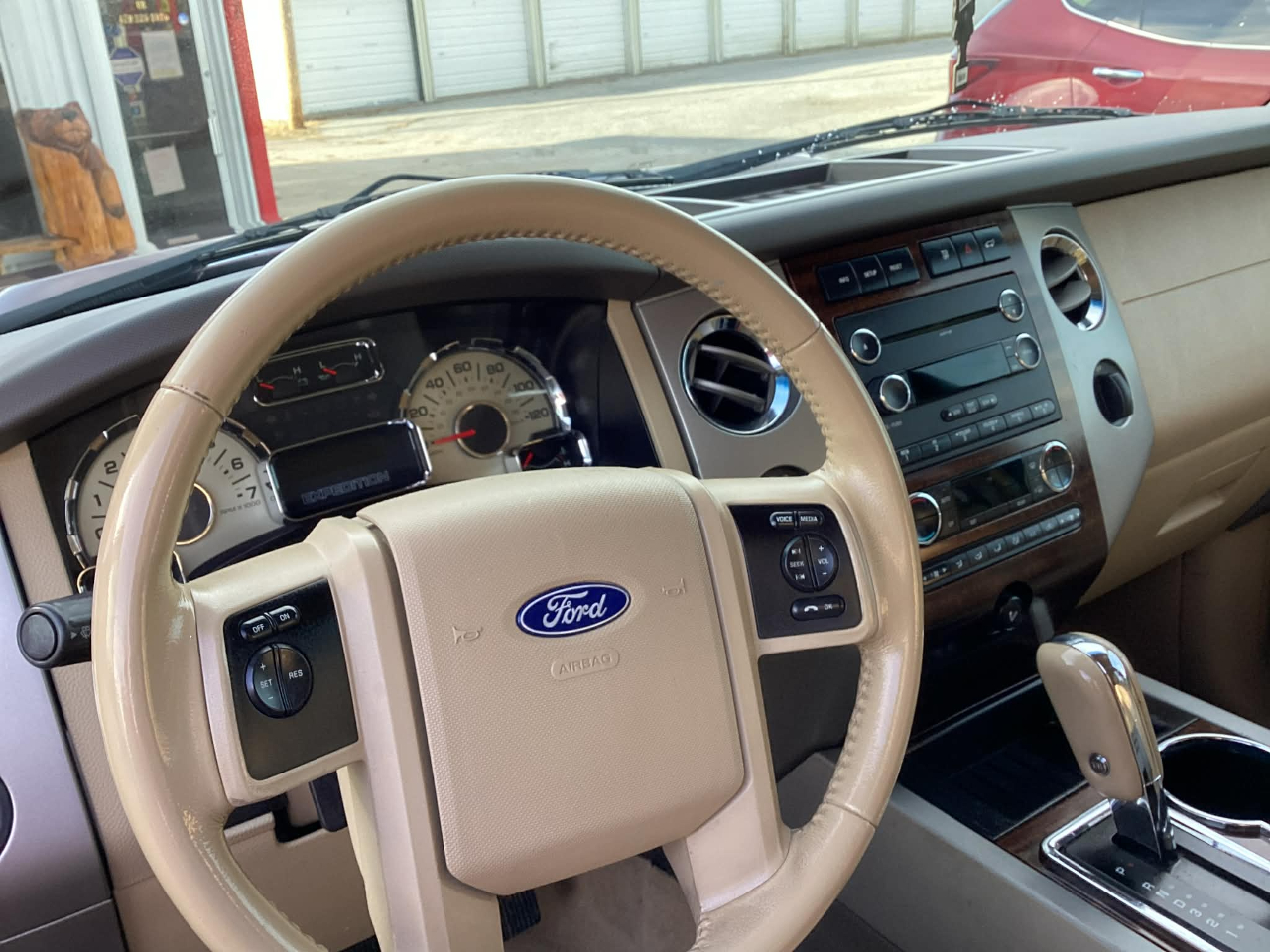 Ford Expedition XLT 4WD 2012