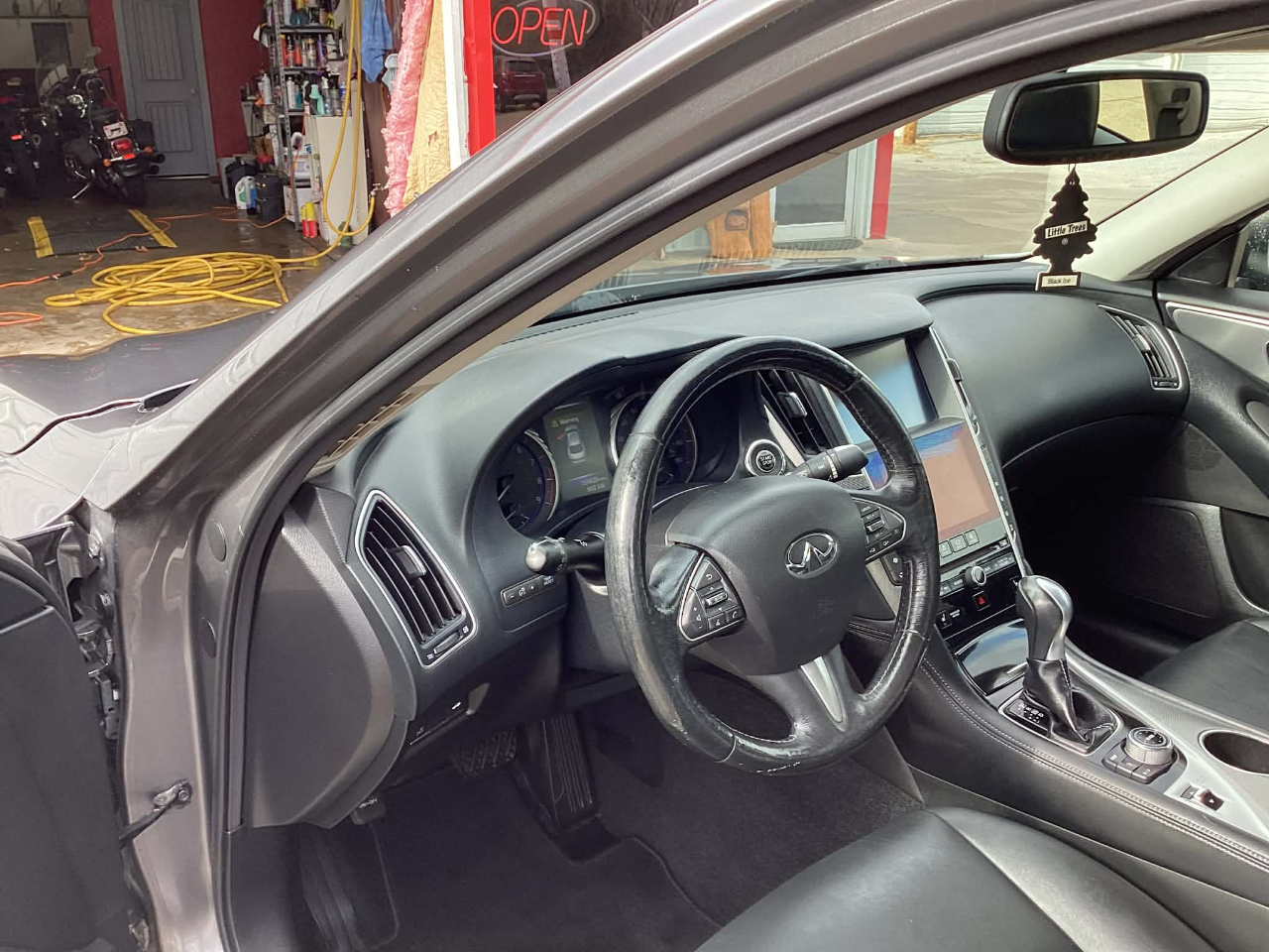 Infiniti Q50 Premium AWD 2014