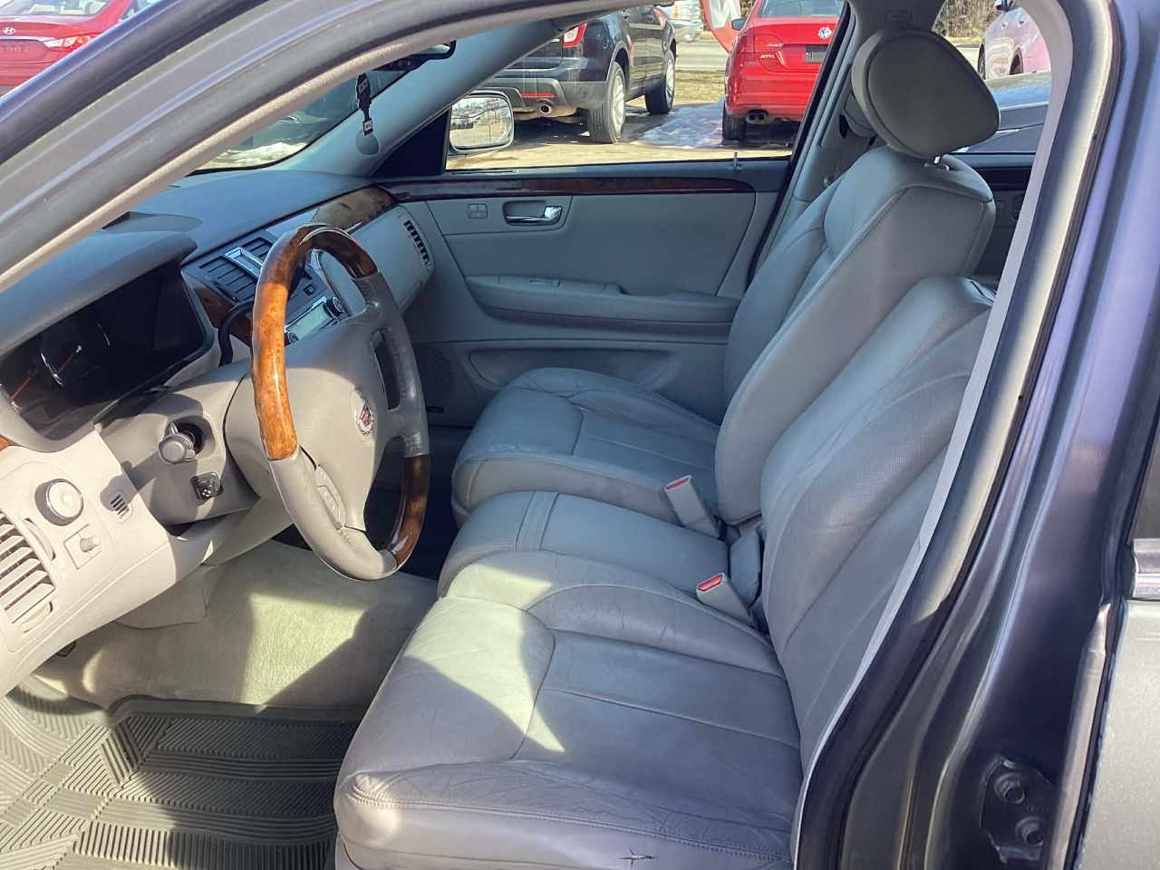 Cadillac DTS Sedan 2006