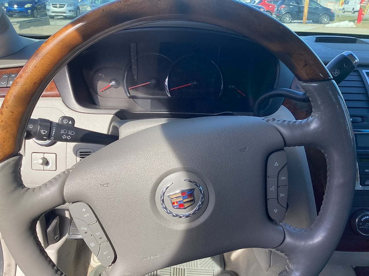 Cadillac DTS Sedan 2006