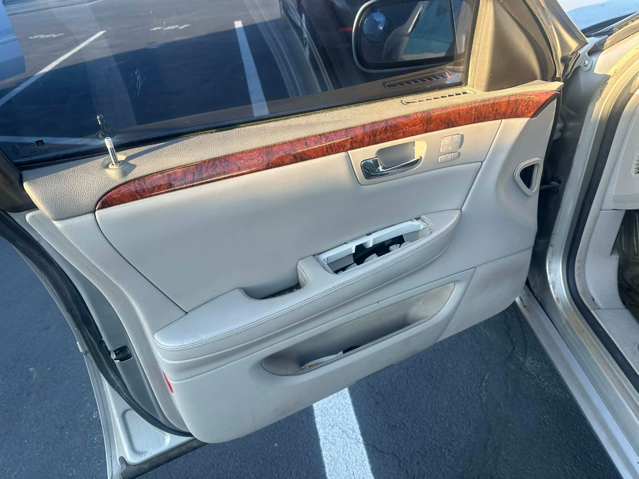 Cadillac DTS Sedan 2007