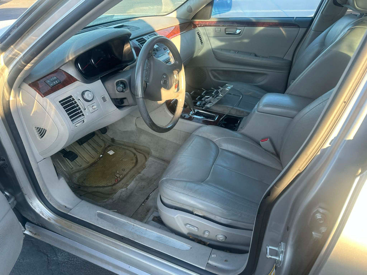 Cadillac DTS Sedan 2007