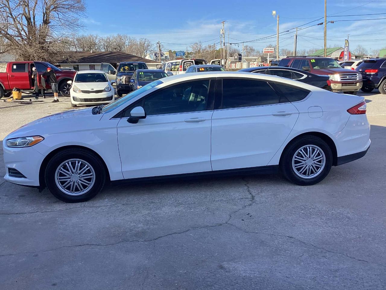 Ford Fusion S 2014