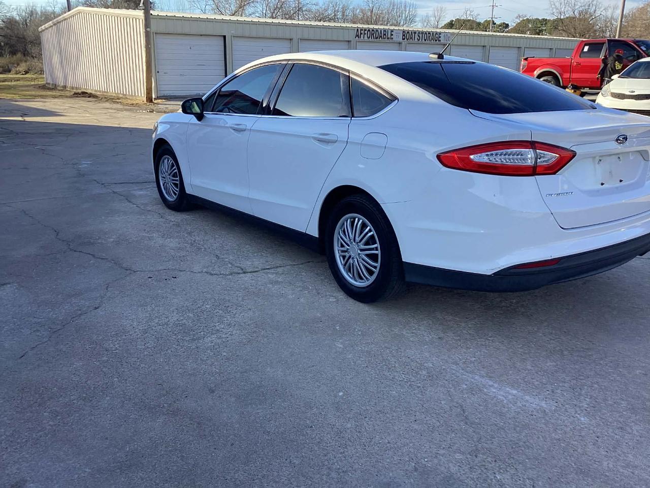 Ford Fusion S 2014