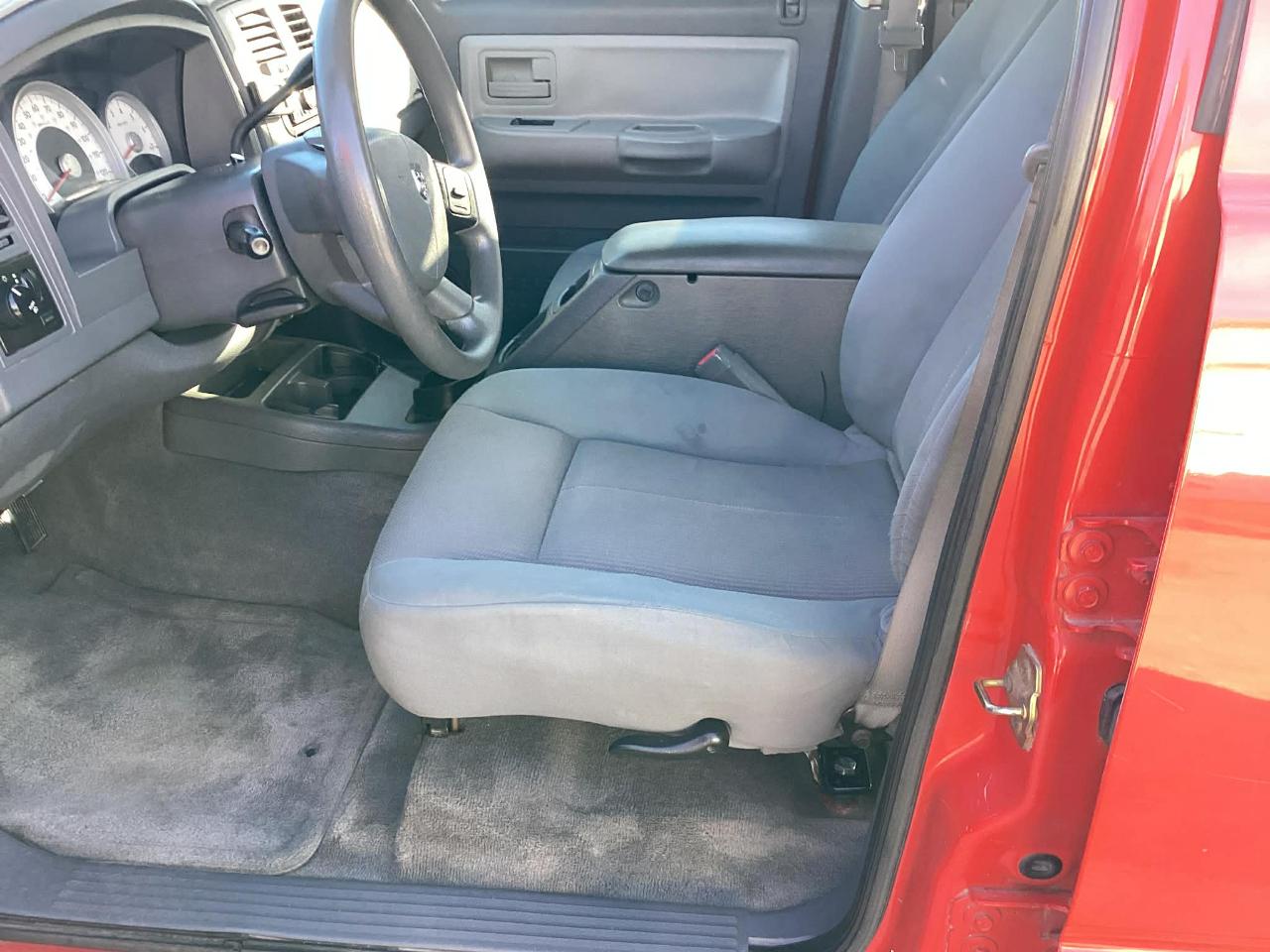 Dodge Dakota SLT Quad Cab 2WD 2005