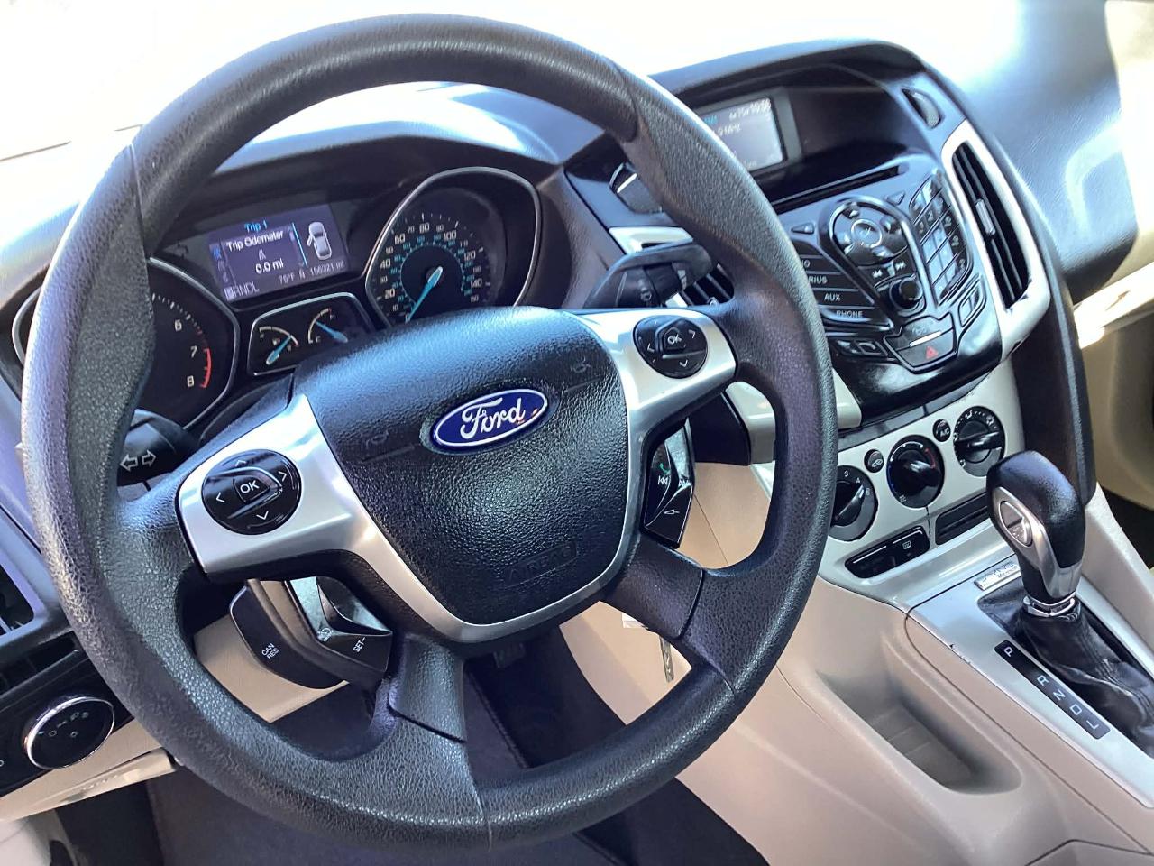 Ford Focus SE Sedan 2012