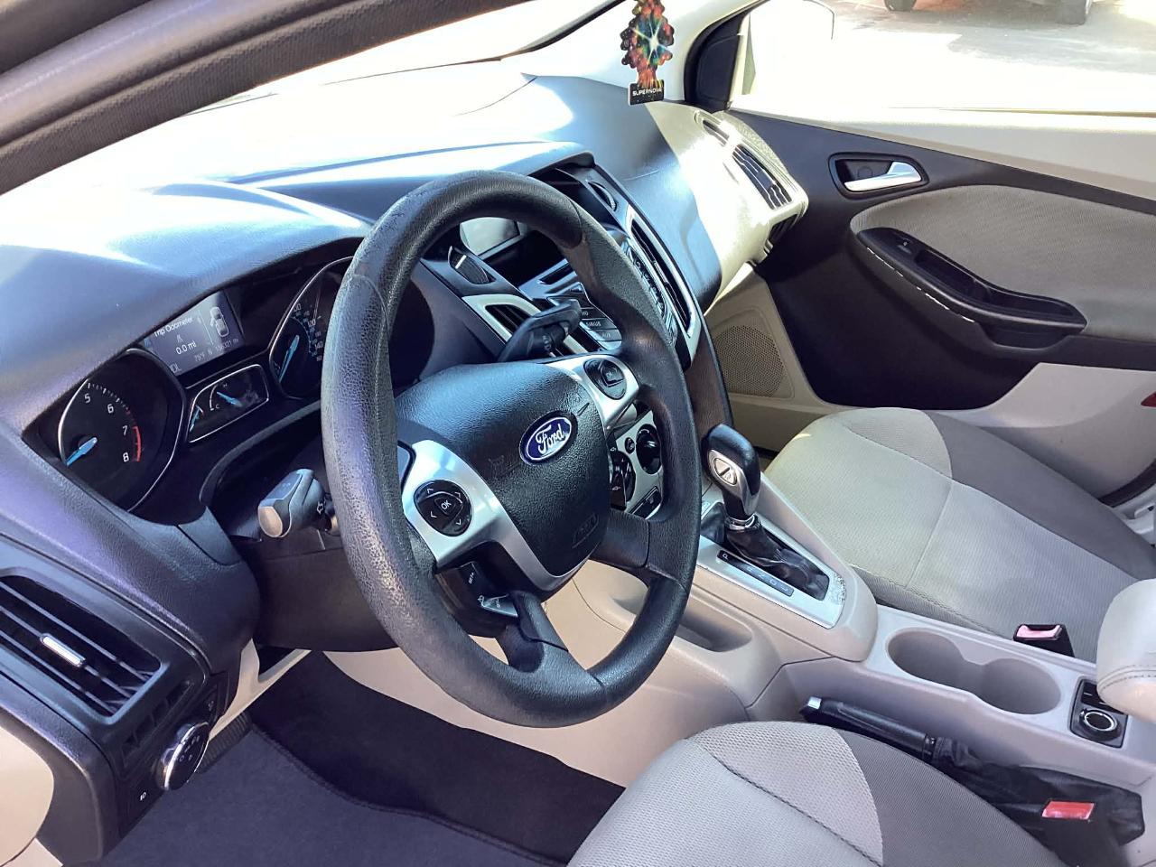 Ford Focus SE Sedan 2012