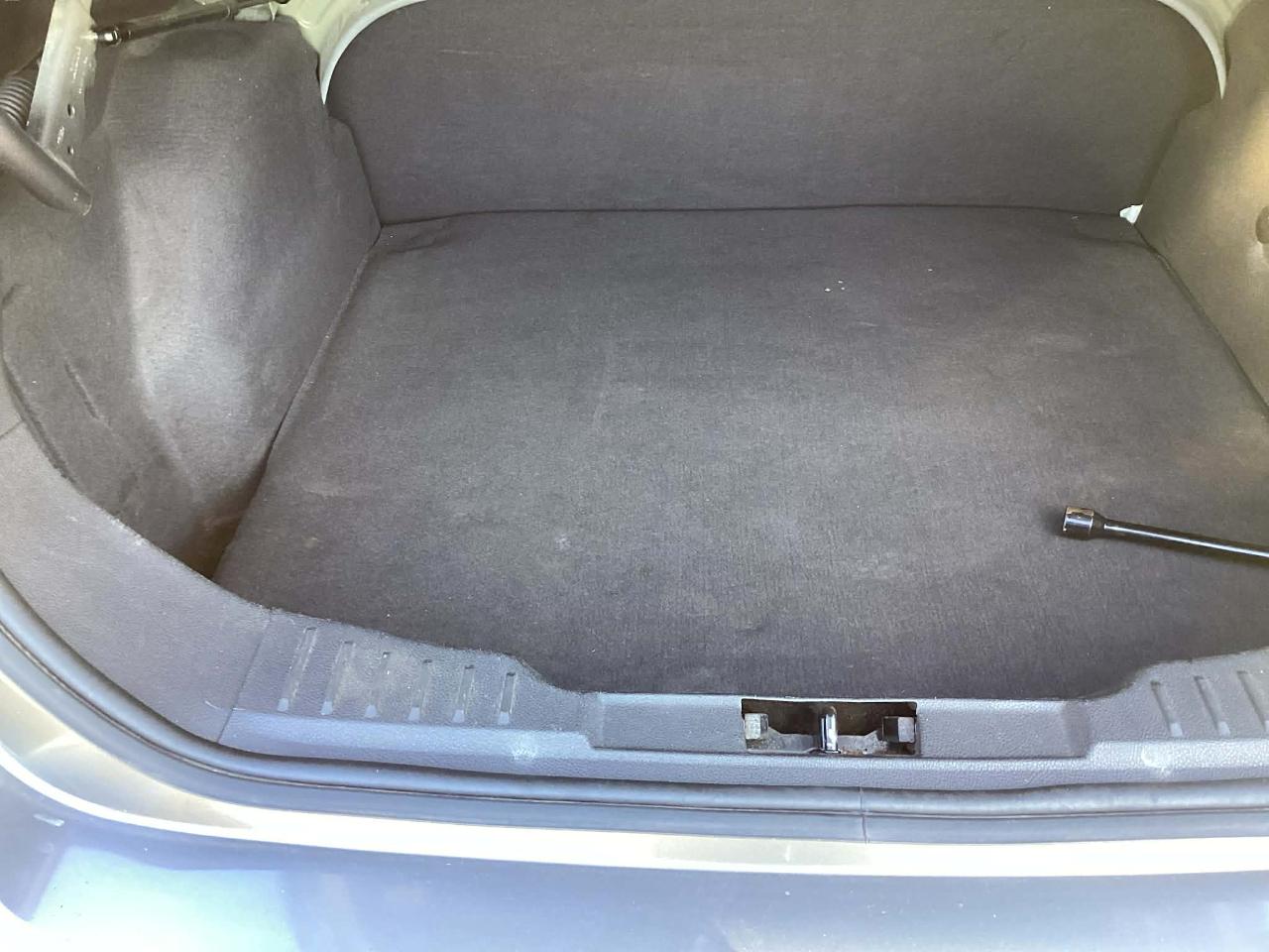 Ford Focus SE Sedan 2012