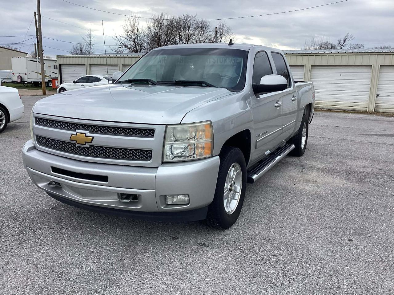 Chevrolet Silverado 1500 LT Crew Cab 4WD 2011