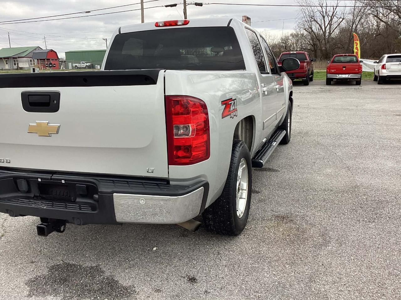 Chevrolet Silverado 1500 LT Crew Cab 4WD 2011