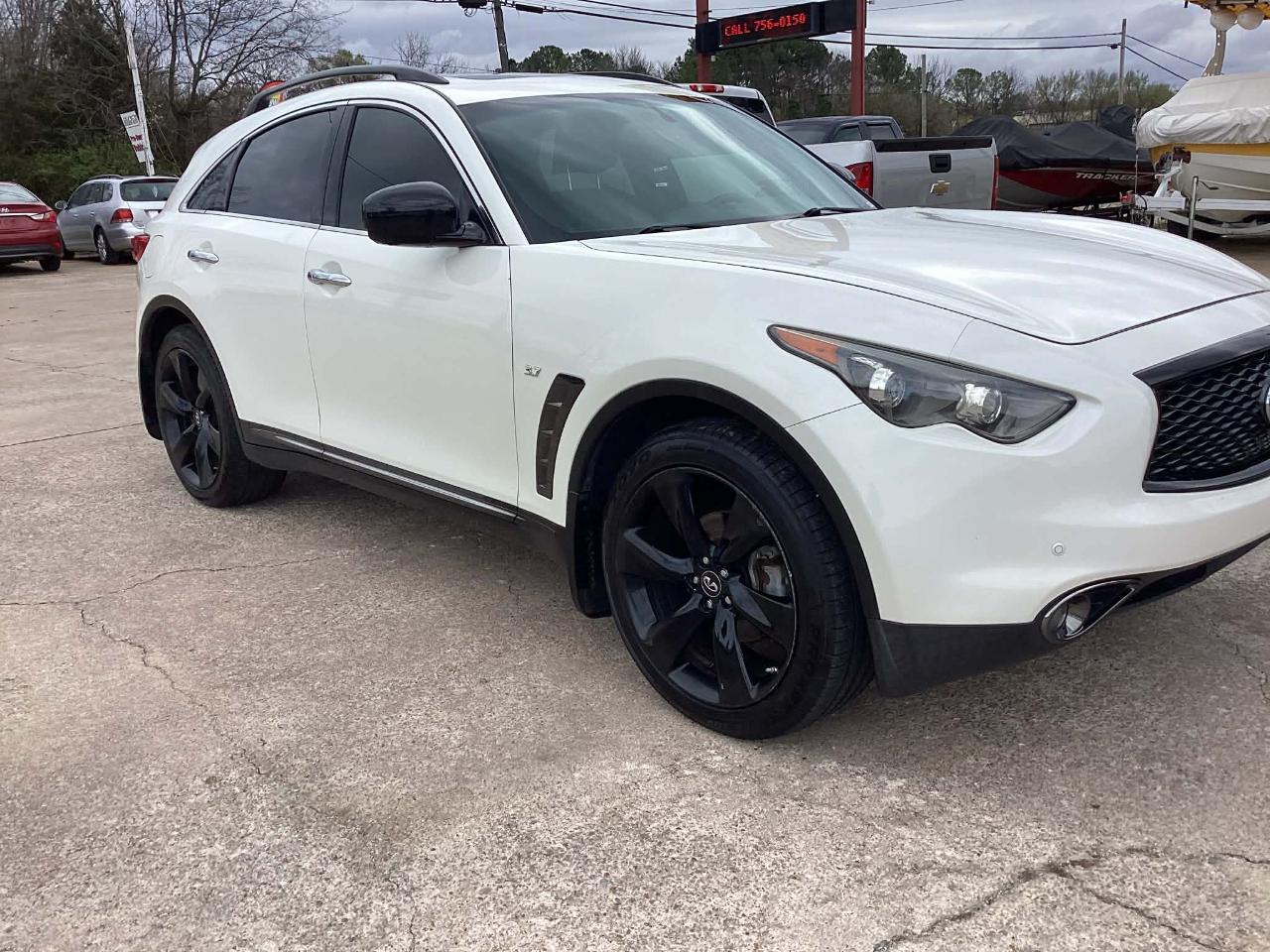 Infiniti QX70 Base 2017