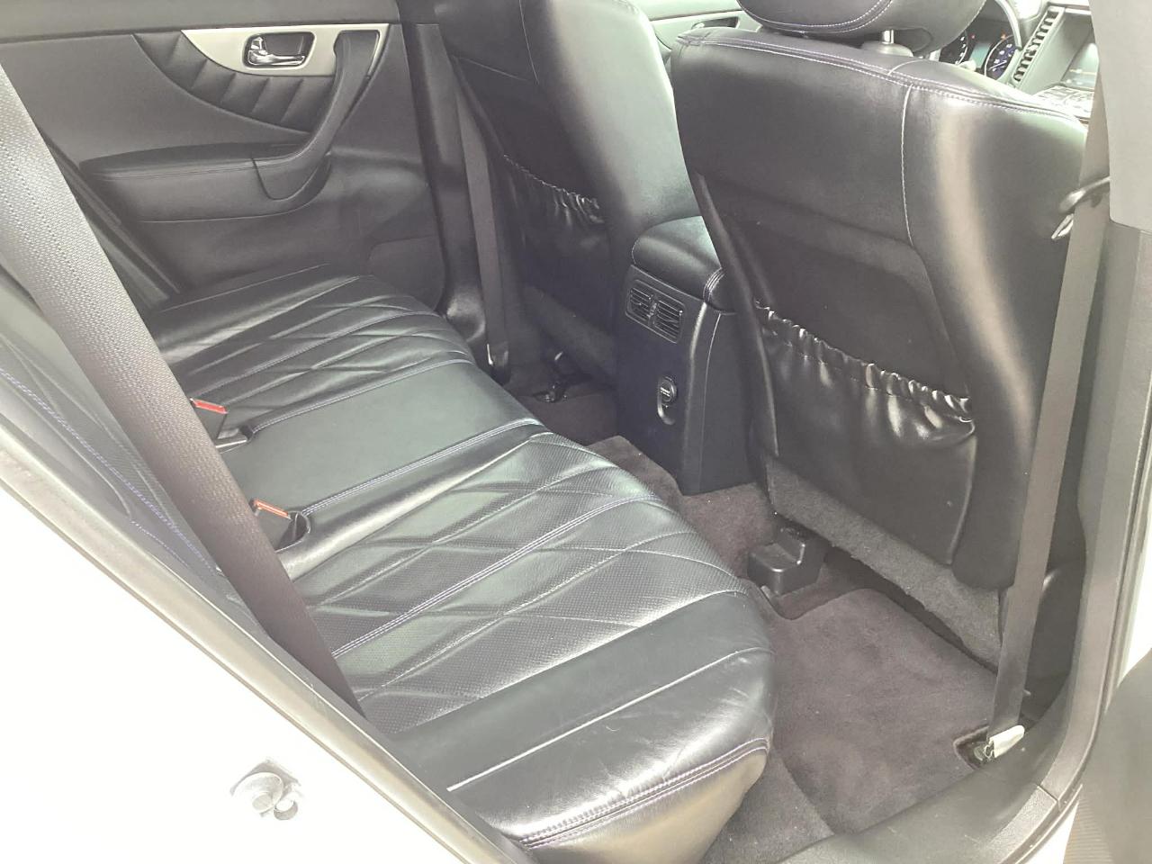 Infiniti QX70 Base 2017