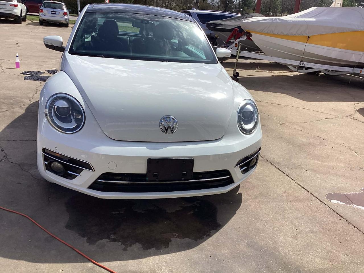 Volkswagen Beetle 2.0T SE 2018