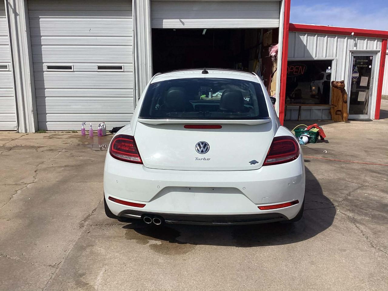 Volkswagen Beetle 2.0T SE 2018