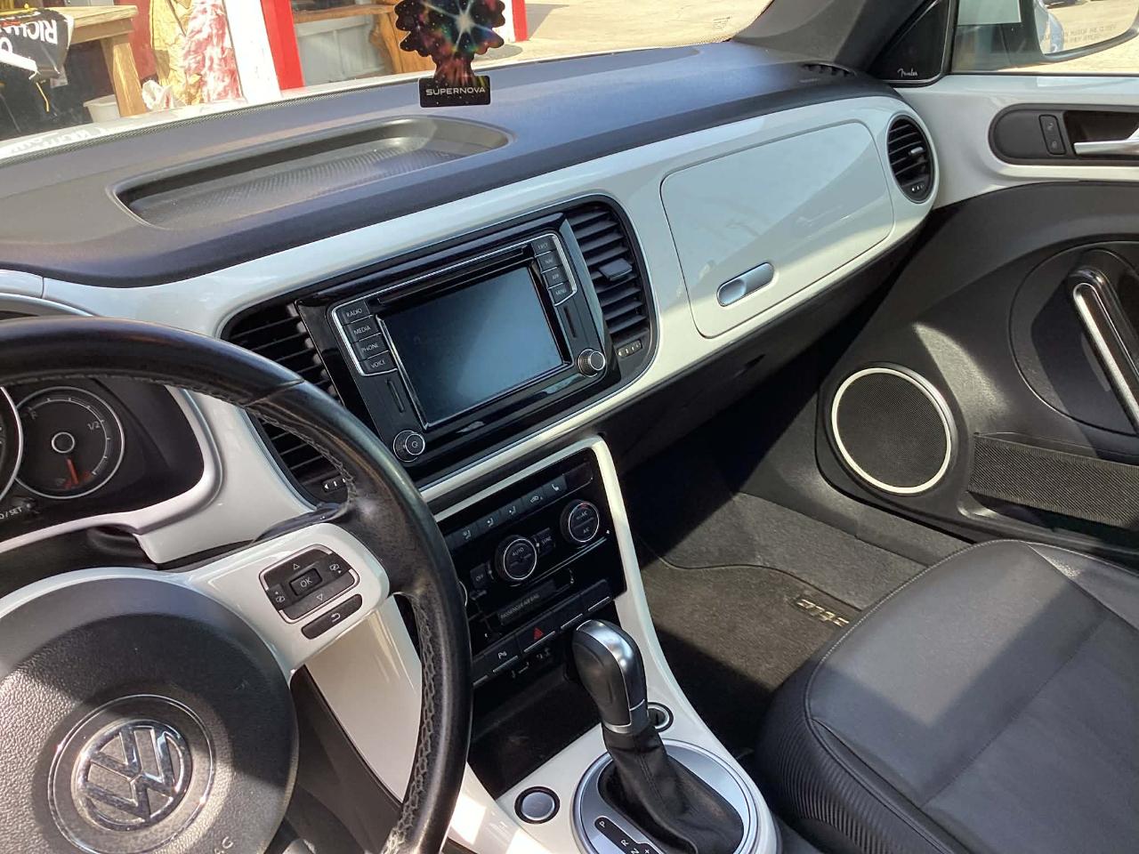 Volkswagen Beetle 2.0T SE 2018