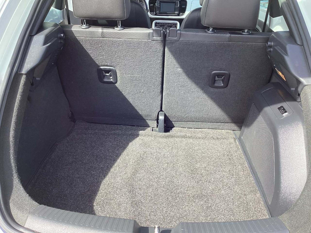 Volkswagen Beetle 2.0T SE 2018