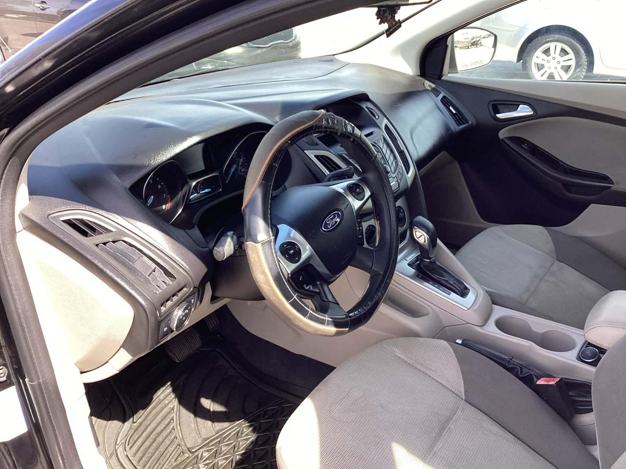 Ford Focus SE Sedan 2013