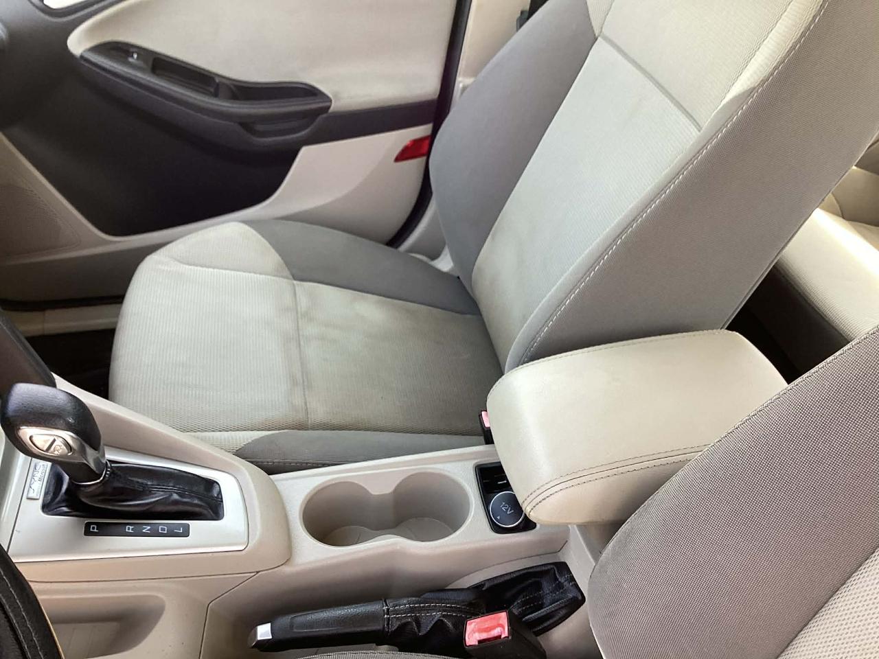 Ford Focus SE Sedan 2013