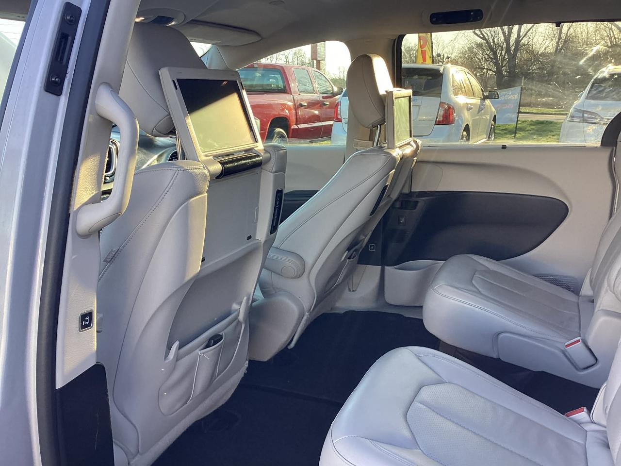 Chrysler Pacifica Touring-L Plus 2017