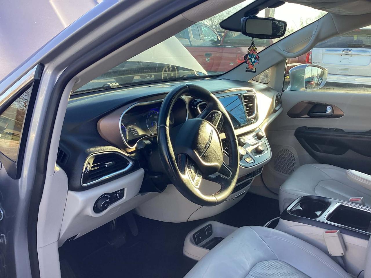 Chrysler Pacifica Touring-L Plus 2017