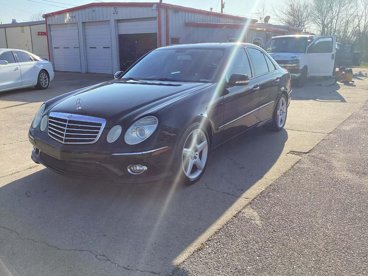Mercedes-Benz E-Class E350 Luxury Sedan 2009