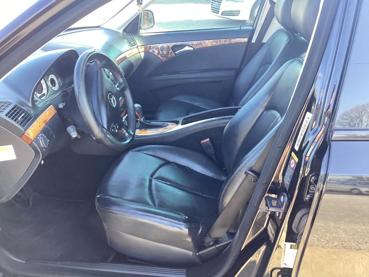 Mercedes-Benz E-Class E350 Luxury Sedan 2009