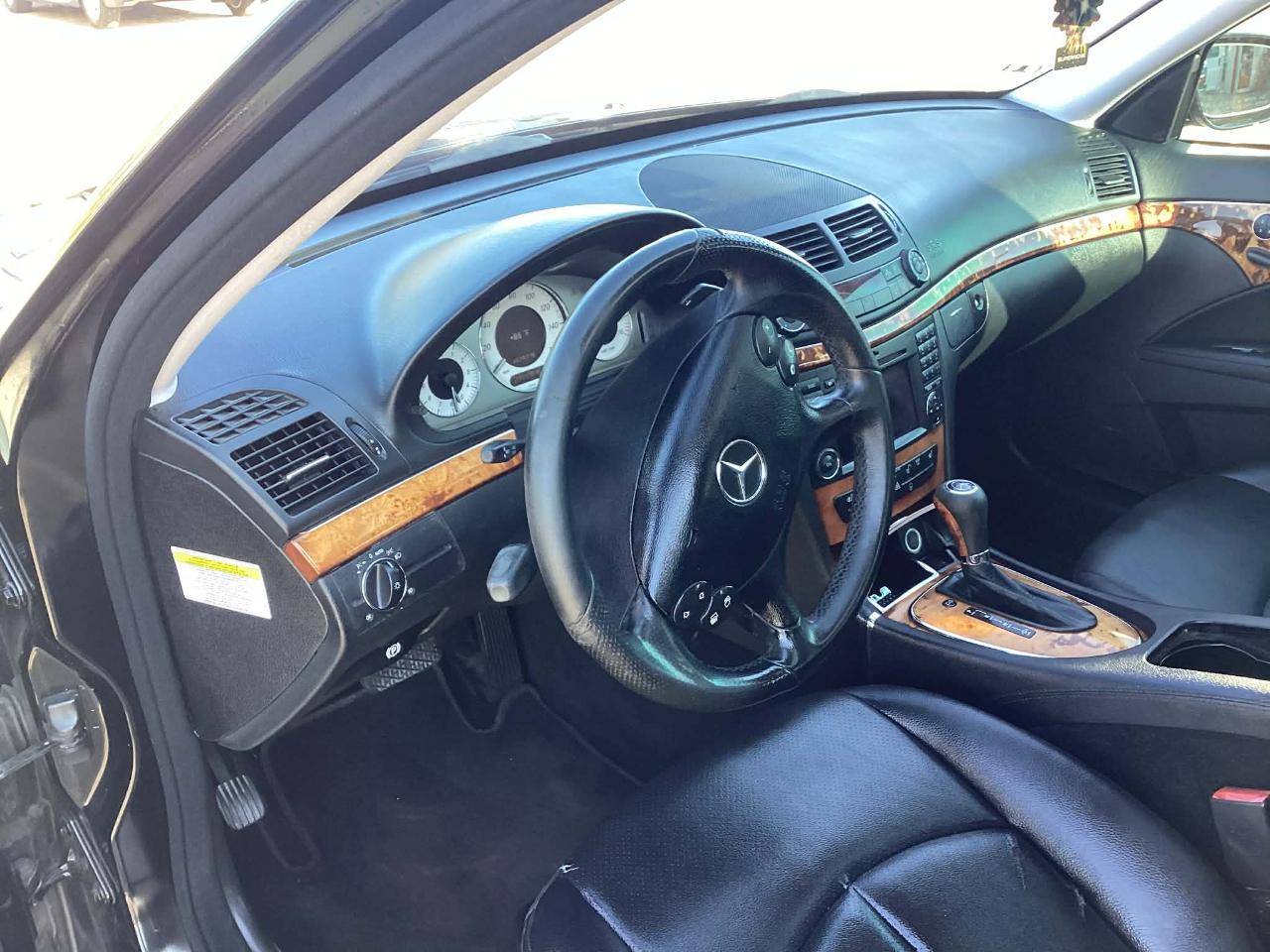 Mercedes-Benz E-Class E350 Luxury Sedan 2009