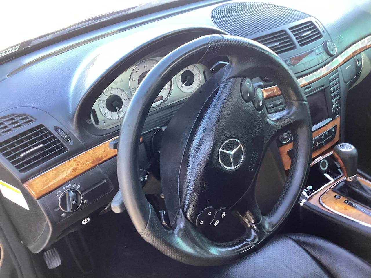 Mercedes-Benz E-Class E350 Luxury Sedan 2009