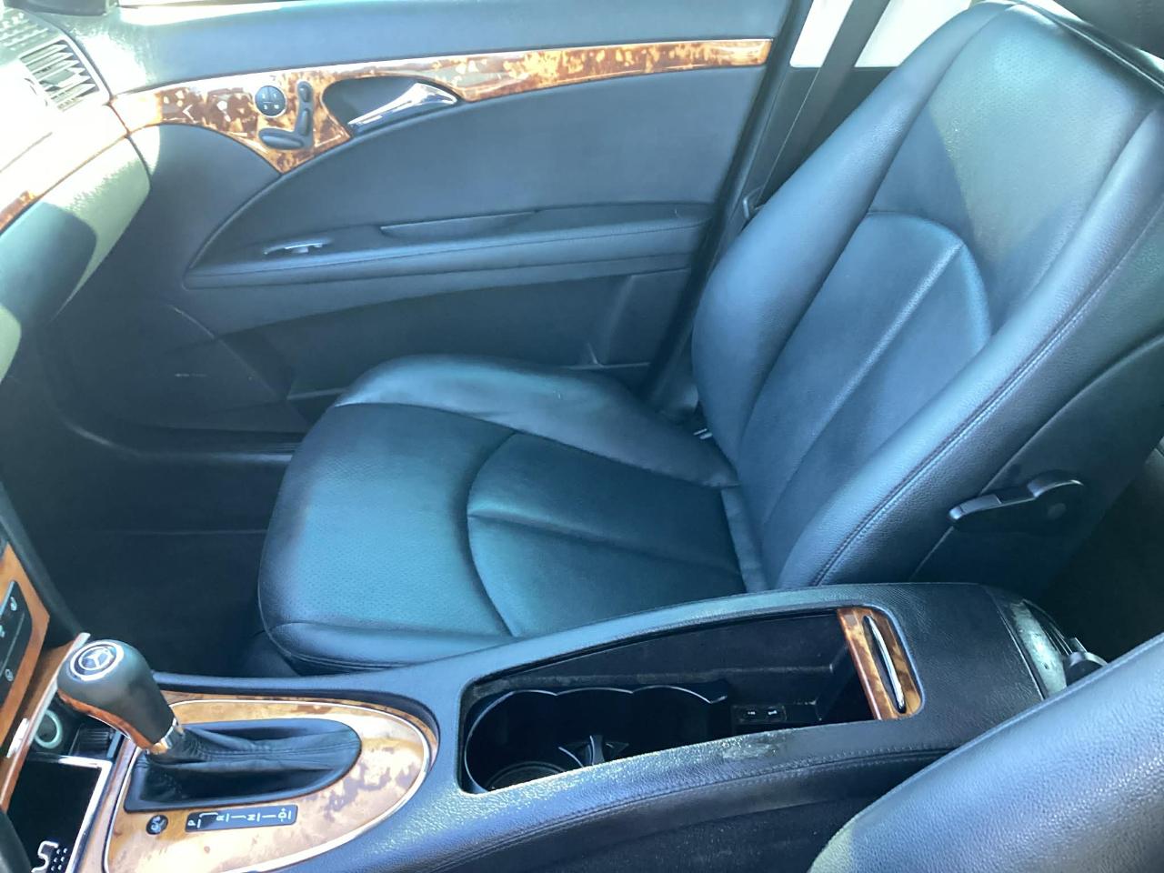 Mercedes-Benz E-Class E350 Luxury Sedan 2009