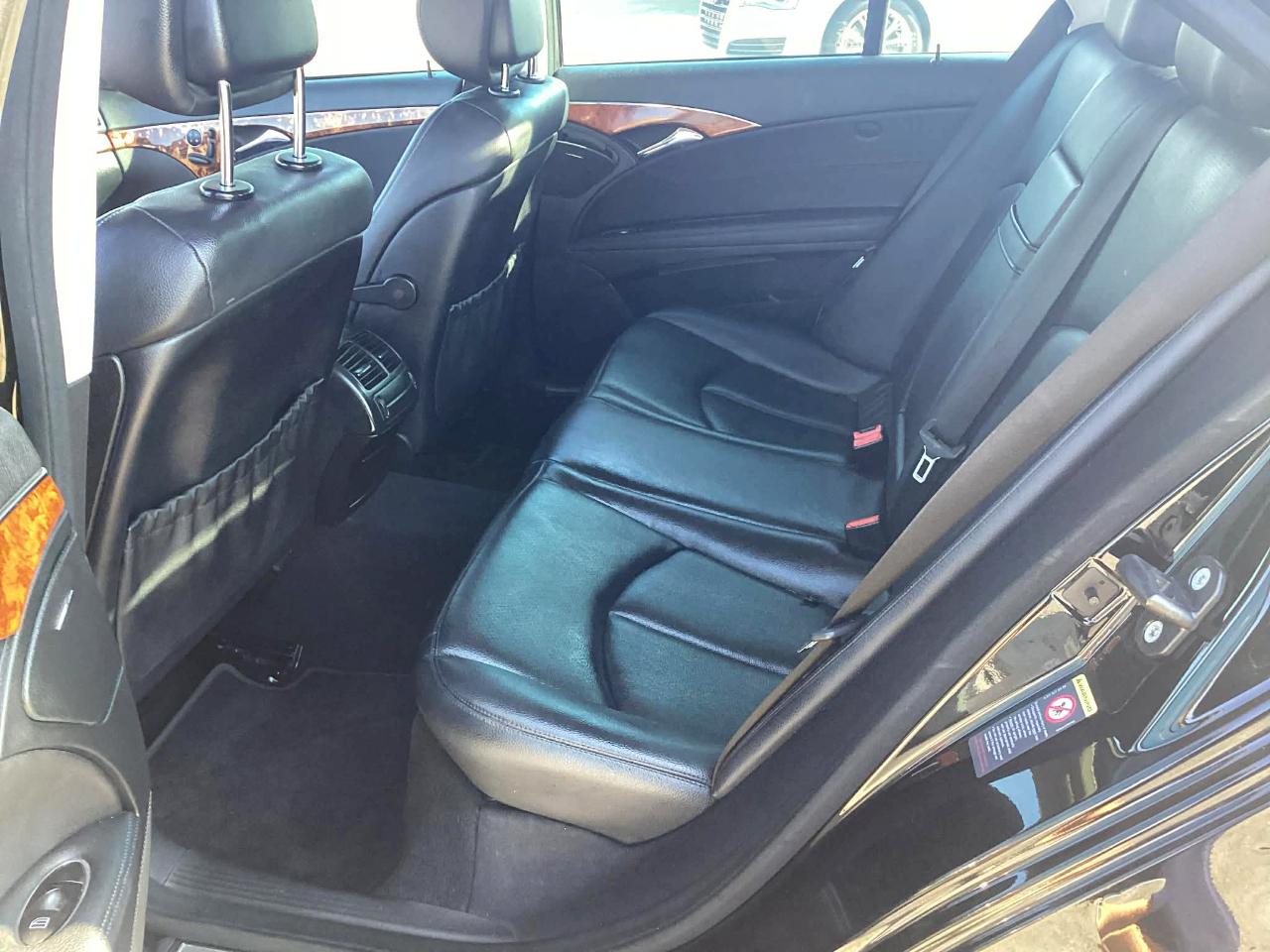 Mercedes-Benz E-Class E350 Luxury Sedan 2009