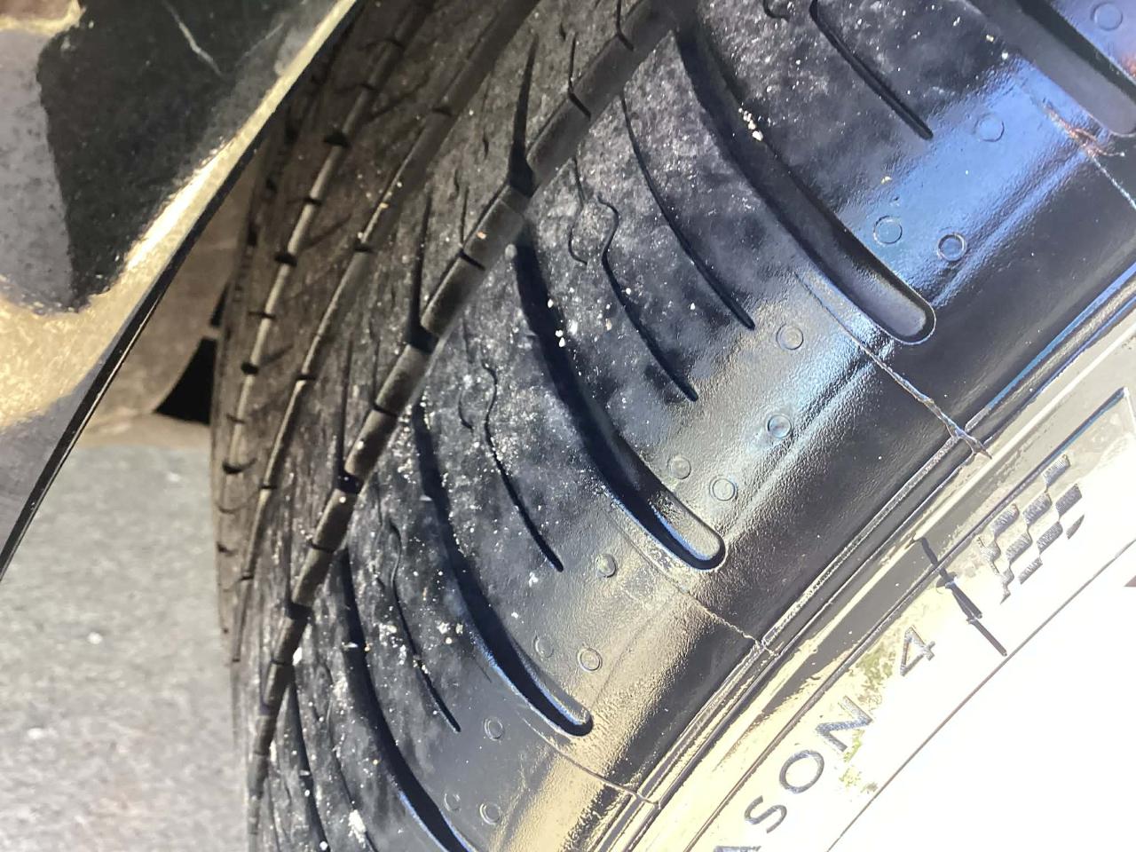 Mercedes-Benz E-Class E350 Luxury Sedan 2009