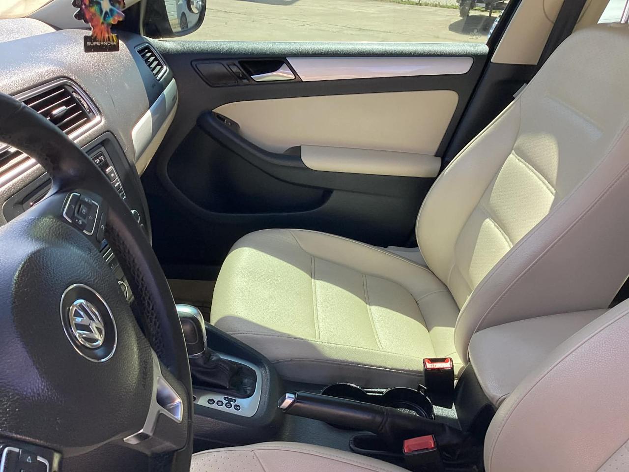 Volkswagen Jetta Hybrid SE 2014