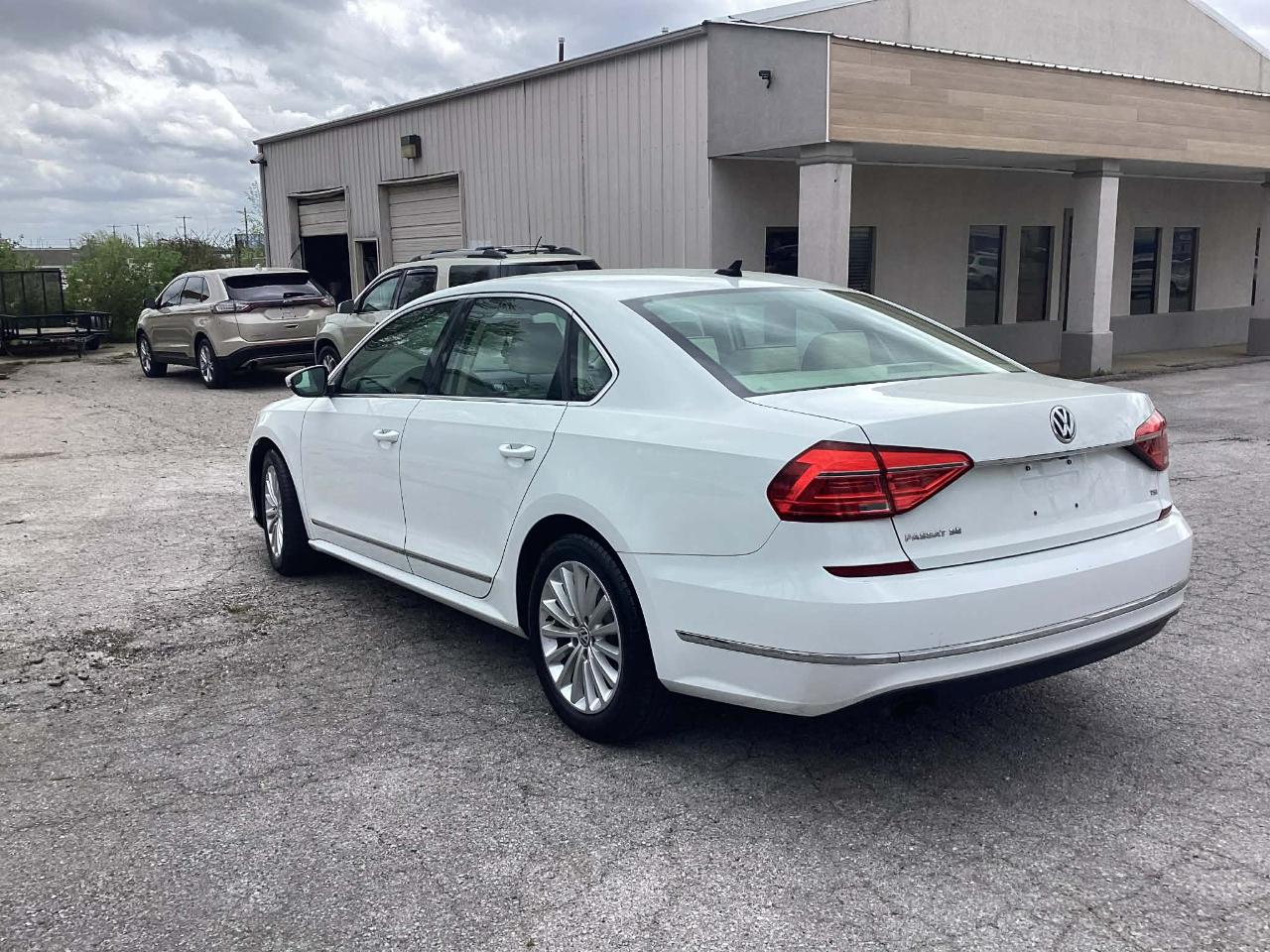 Volkswagen Passat SE 6A 2016
