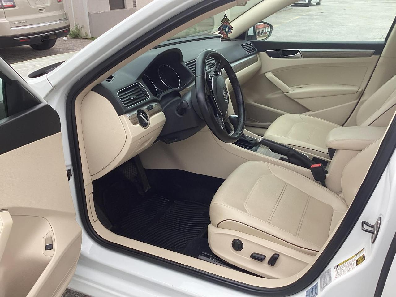 Volkswagen Passat SE 6A 2016