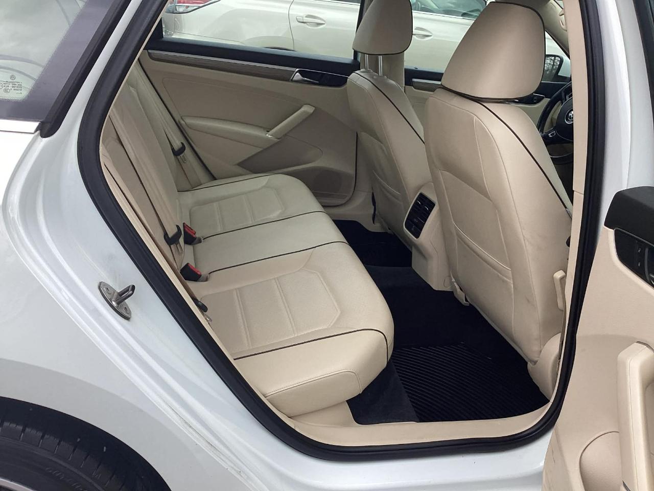 Volkswagen Passat SE 6A 2016